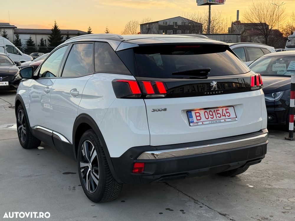 Peugeot 3008 1.2 PureTech Turbo S&S EAT8 Allure - 20