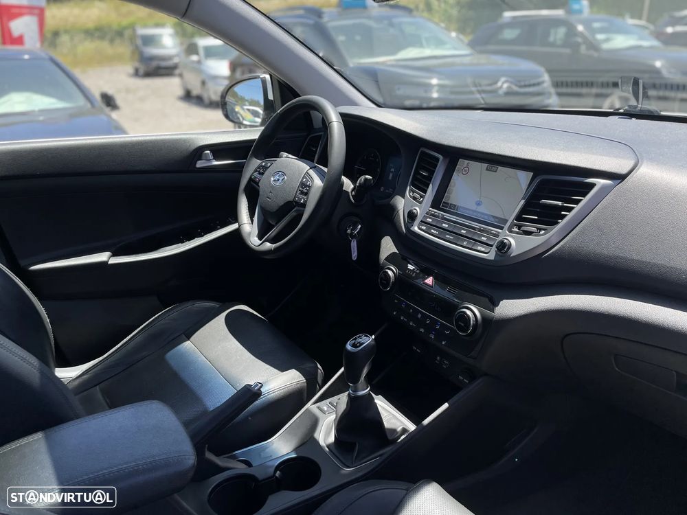 Hyundai Tucson 1.7 CRDi Executive - 11