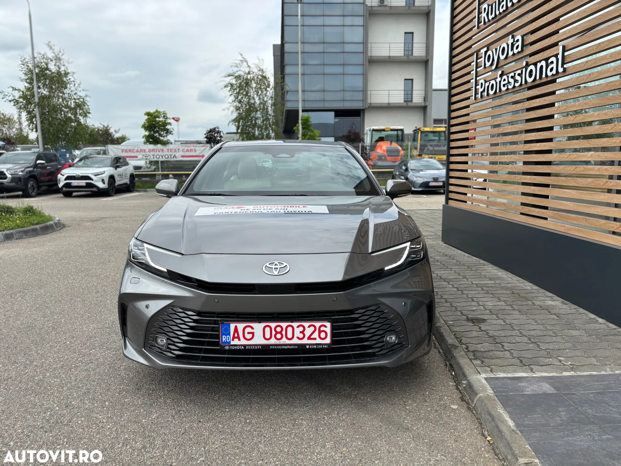 Toyota Camry 2.5 HEV Executive - 7