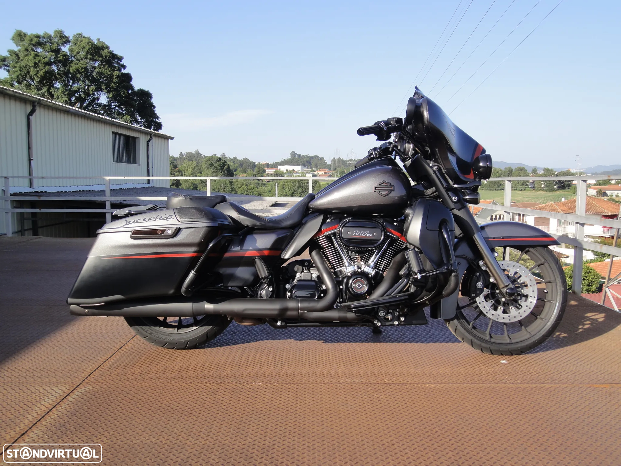 Harley-Davidson Street FLHXSE Street Glide CVO 117'' - 5