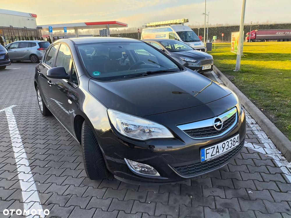 Opel Astra 1.6 Turbo Edition - 26