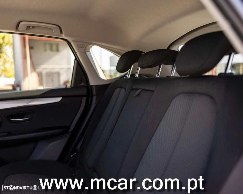 BMW 225xe Active Tourer - 10