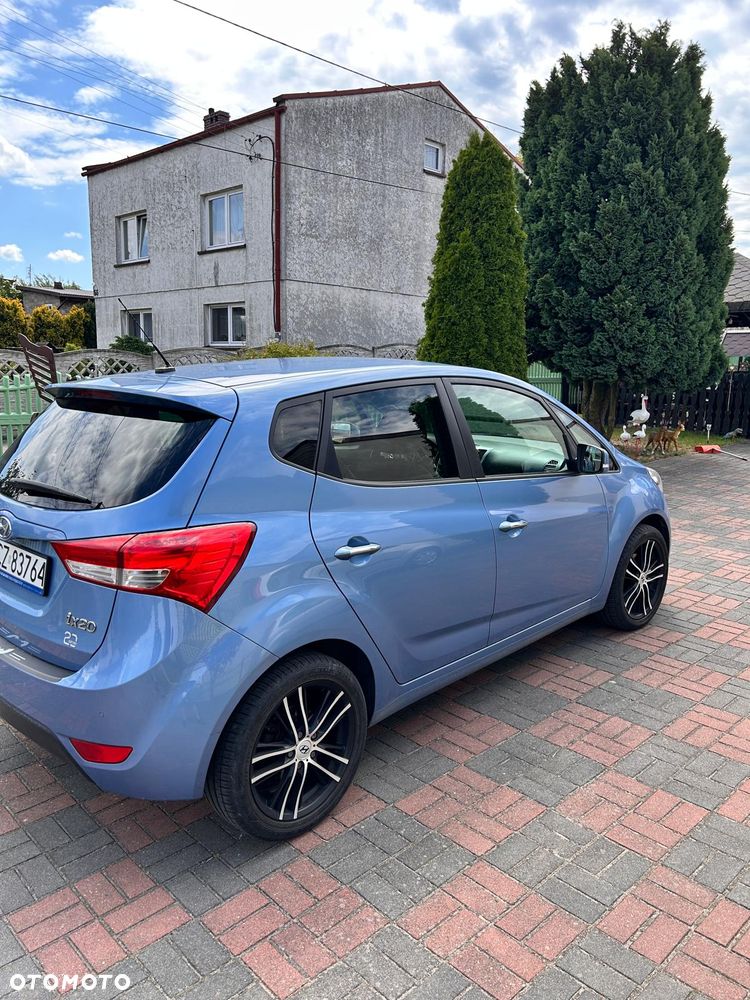 Hyundai ix20 1.4 Premium blue - 4
