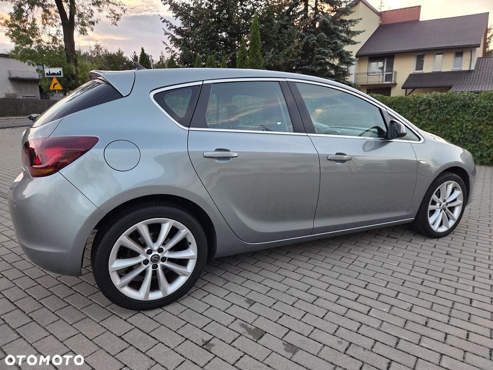 Opel Astra 1.4 T Cosmo S&S - 4
