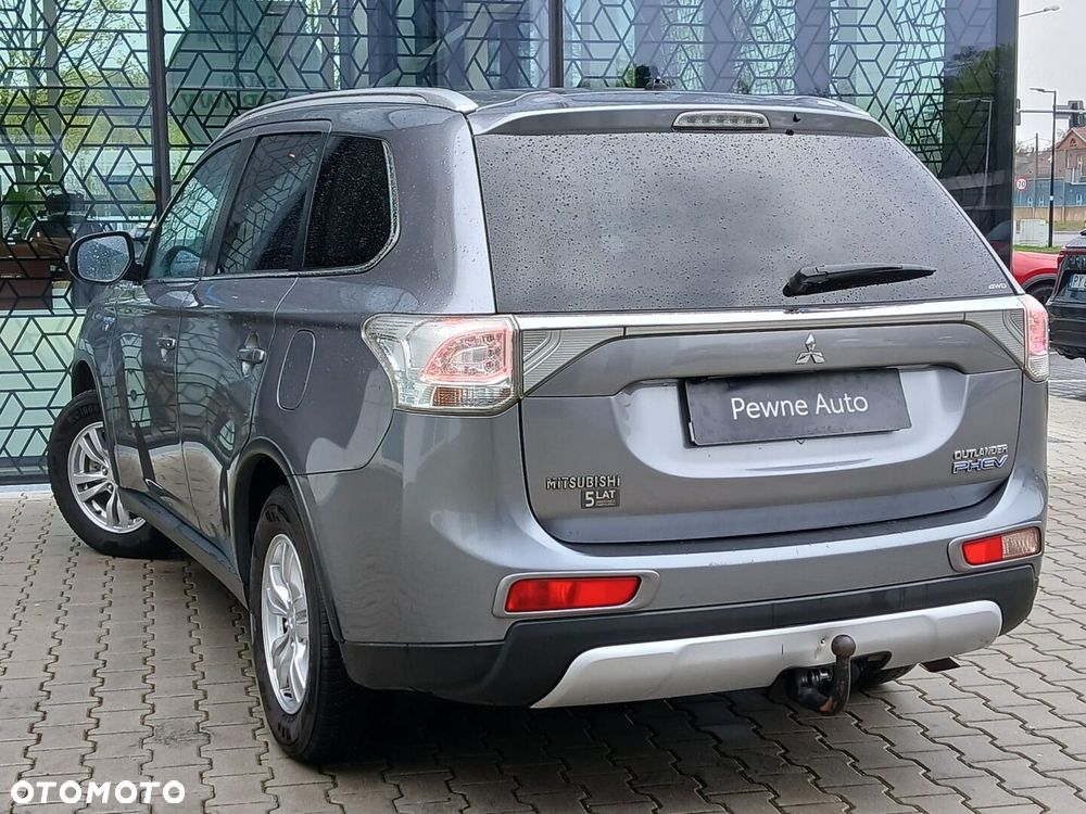 Mitsubishi Outlander - 12