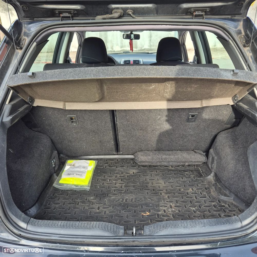 Toyota Auris 1.4 D-4D - 10