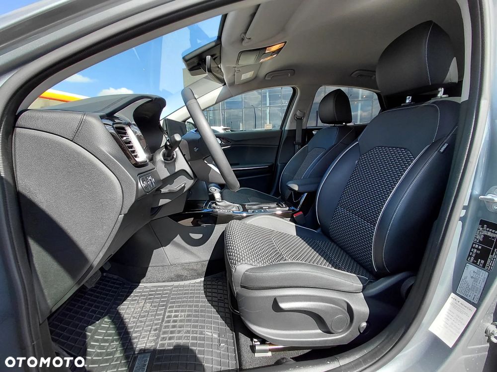 Kia XCeed 1.5 T-GDI Business Line DCT - 11