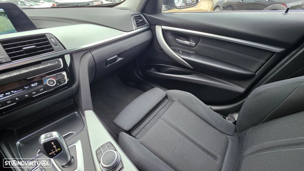 BMW 318 d Line Sport Auto - 36