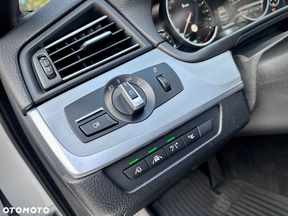 BMW Seria 5 520d M Sport - 17