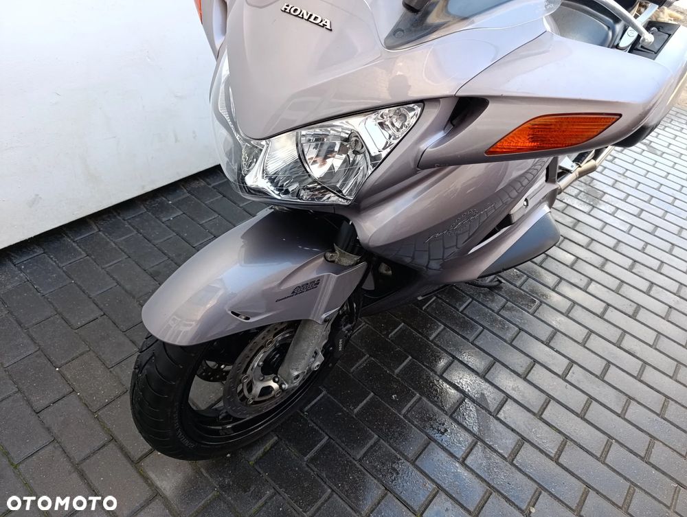 Honda ST - 9