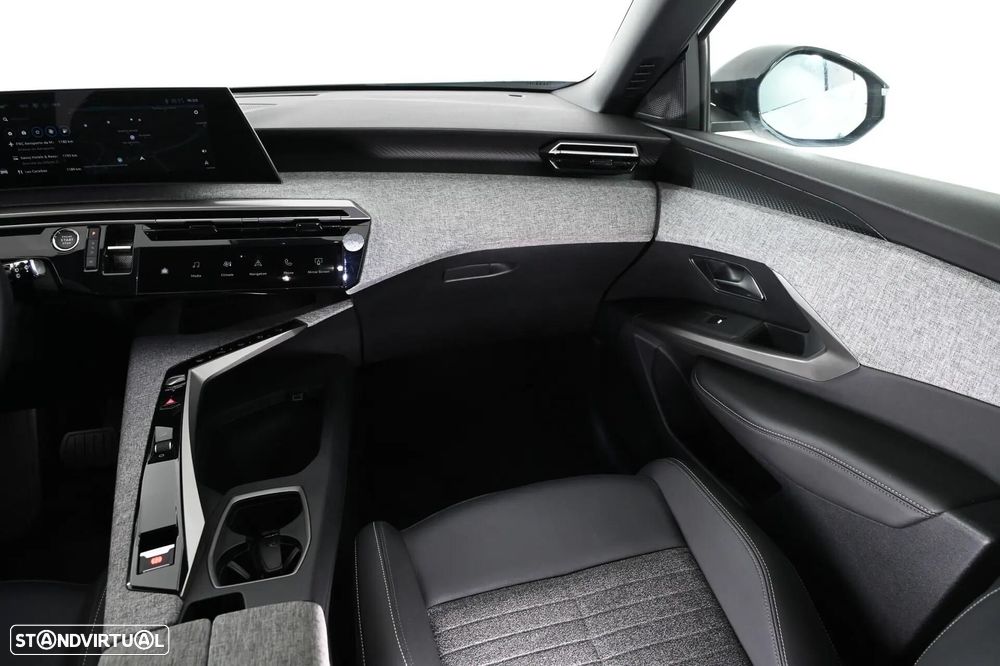 Peugeot 5008 1.2 Hybrid Allure e-DCS6 - 19