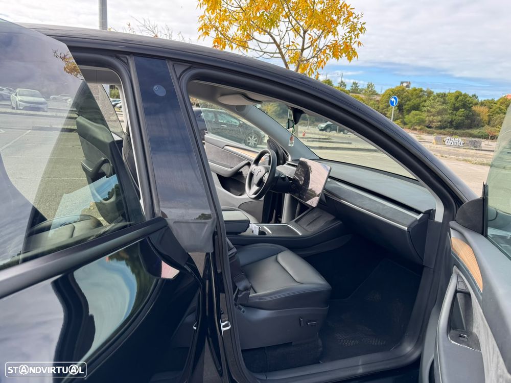 Tesla Model Y Performance Dual Motor AWD - 8