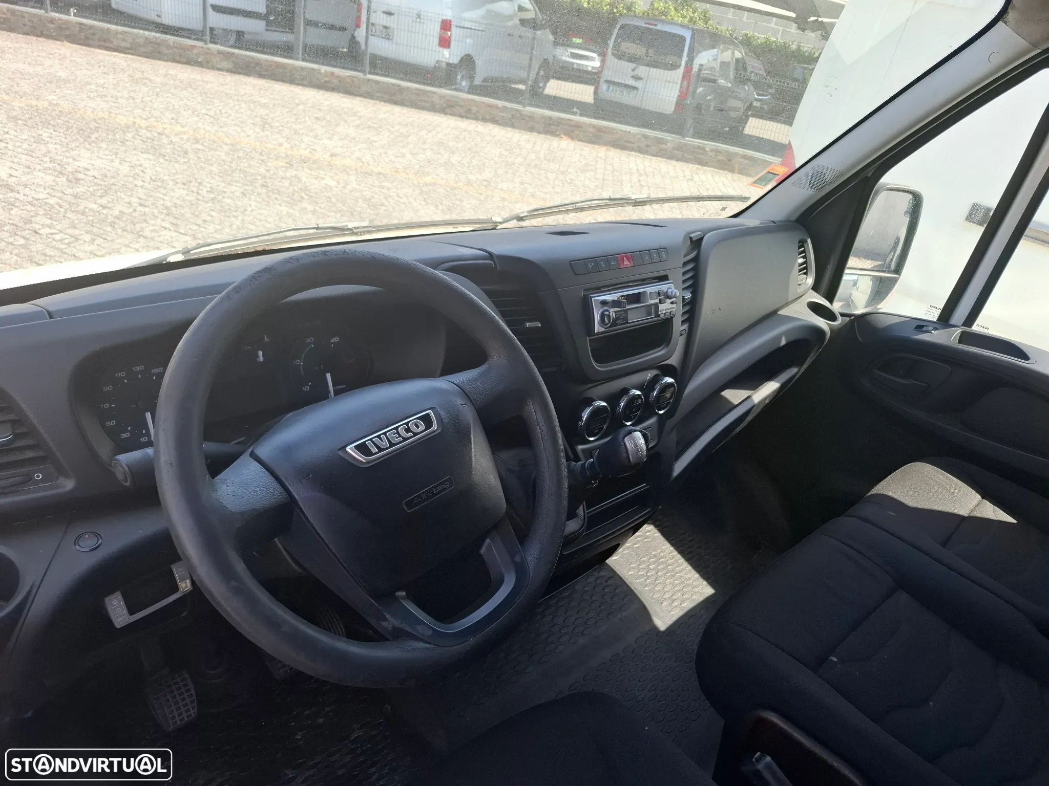 Iveco DAILY 2.3CDTI 35/20 9m3 ISOTÉRMICO C/MOTOR FRIO - 19