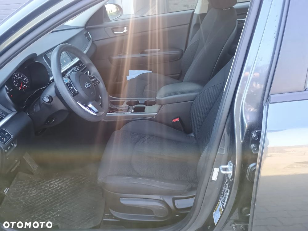 Kia Optima - 26