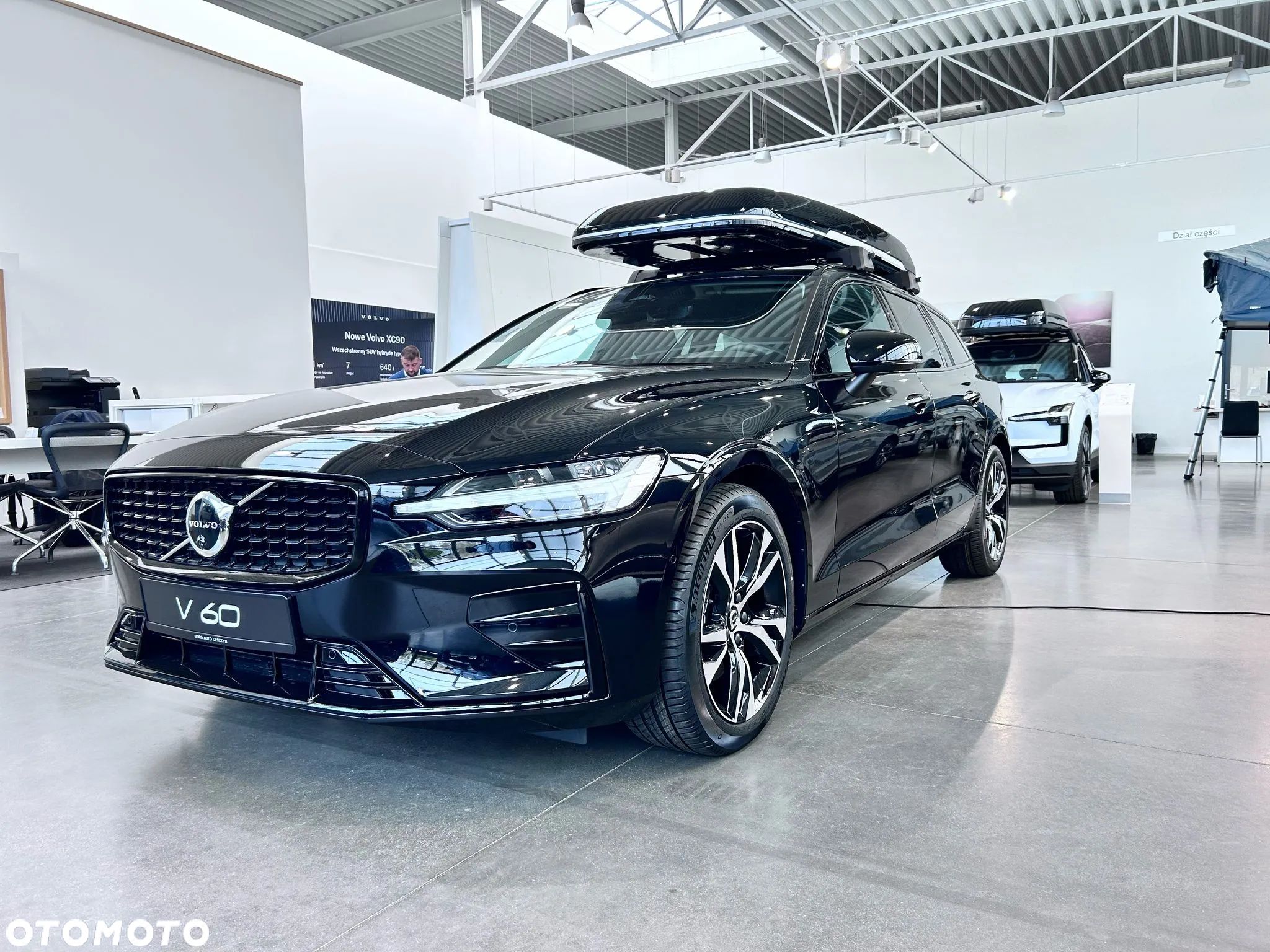 Volvo V60 B4 B Plus Dark - 1