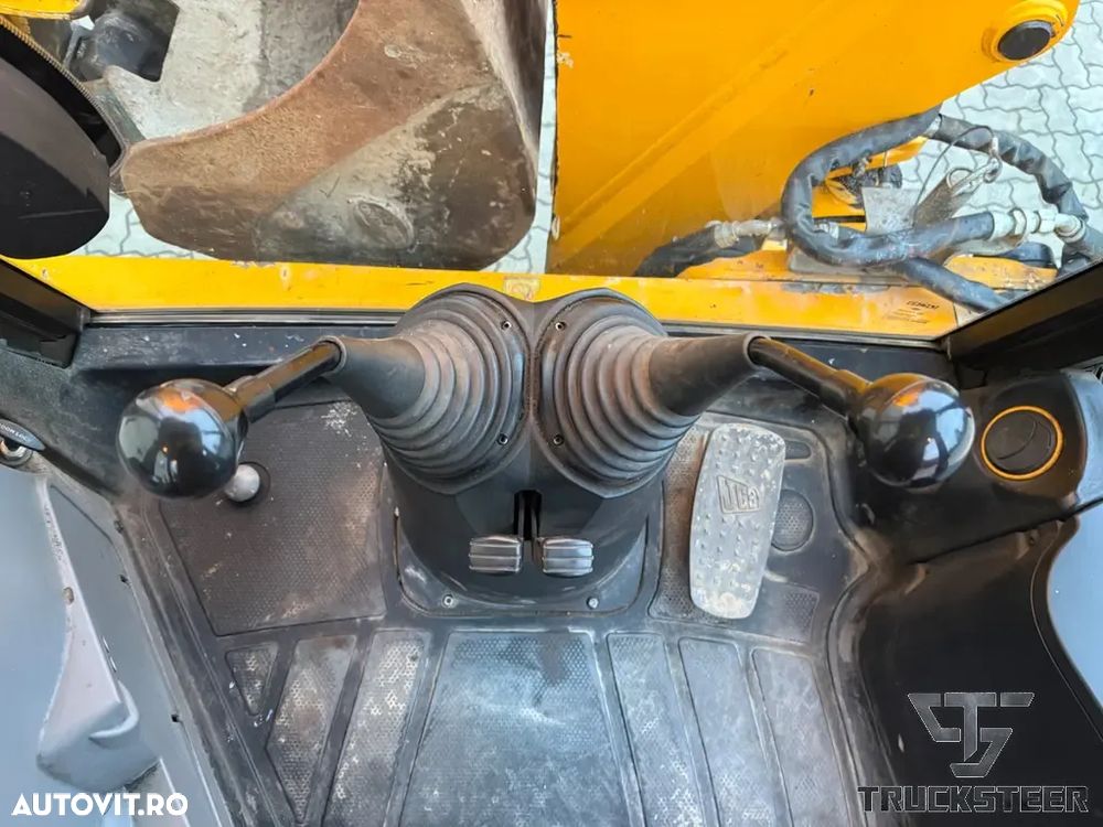 JCB 3CX Plus - 24