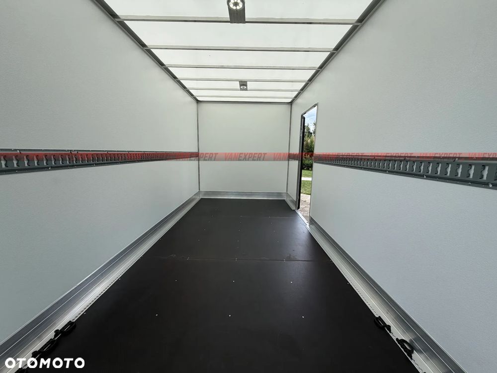 Renault MASTER RWD Bliźniak Kontener + Winda 1T - 15