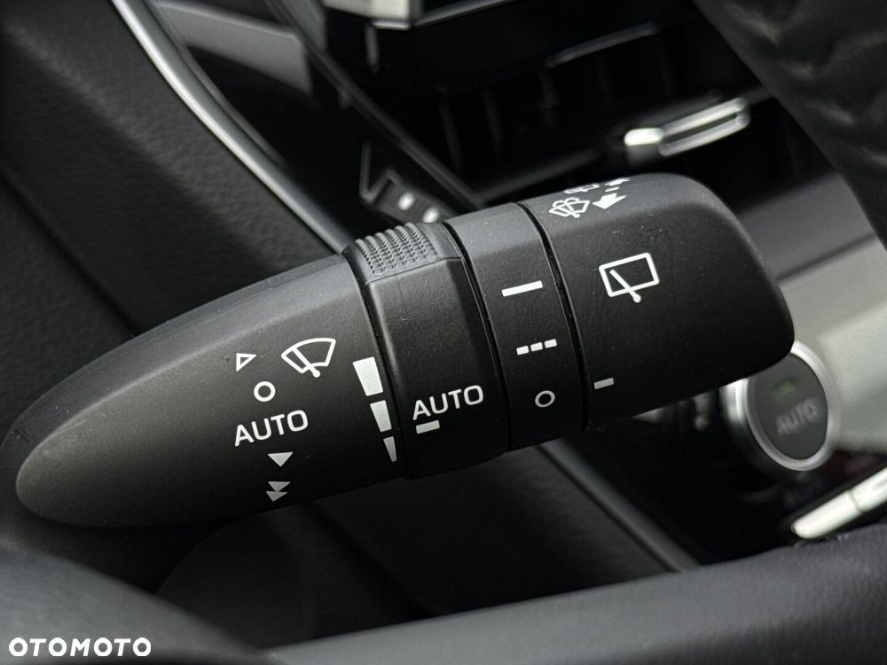 Toyota Corolla Cross 2.0 Hybrid Premiere Edition AWD - 23