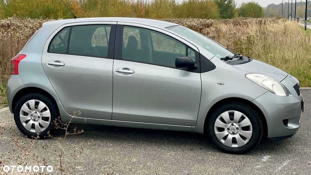 Toyota Yaris - 12