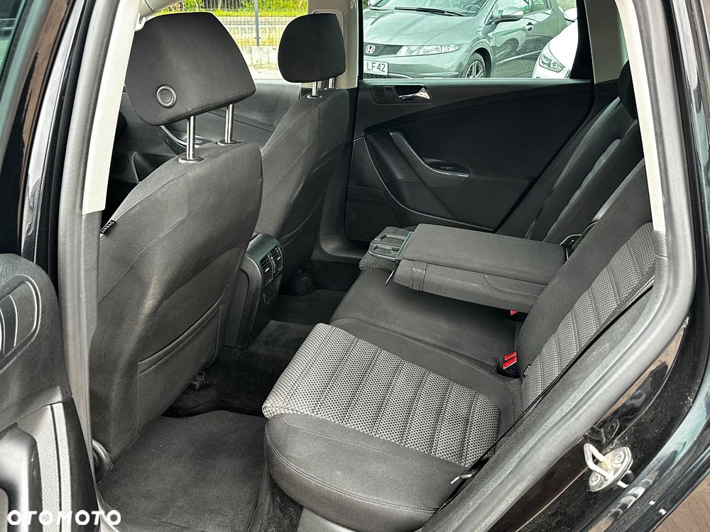 Volkswagen Passat 2.0 TDI Individual - 14
