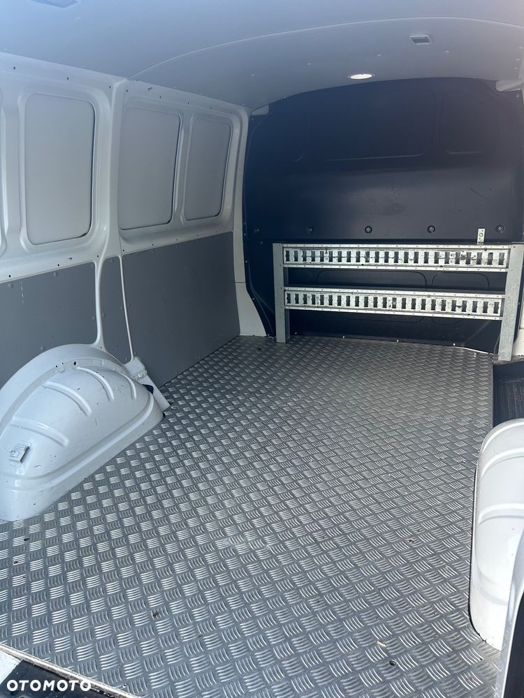 Volkswagen Transporter - 8