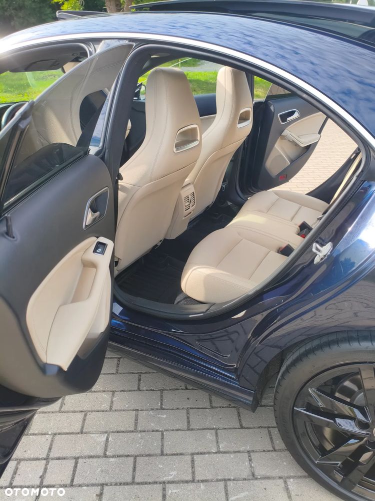 Mercedes-Benz CLA 250 Sport 7G-DCT - 12