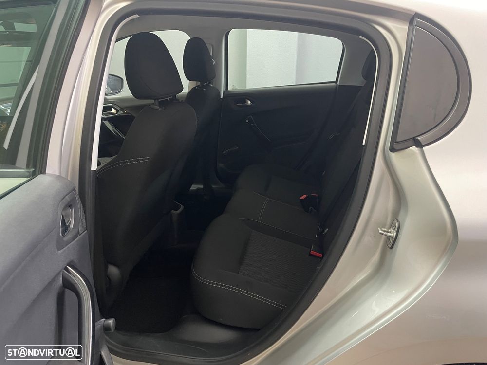 Peugeot 208 PureTech 82 Active - 12