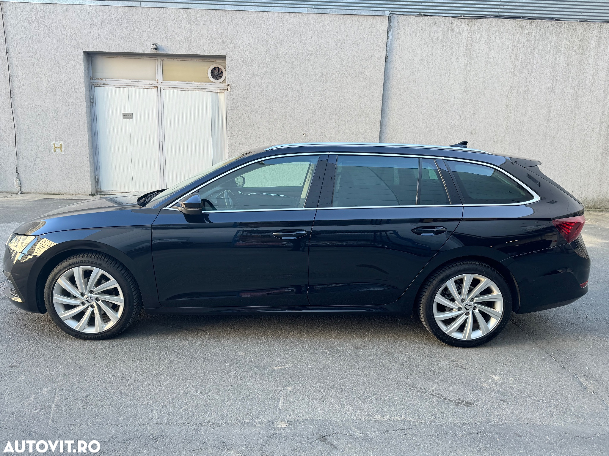Skoda Octavia Combi Diesel 2.0 TDI DSG Ambition - 17