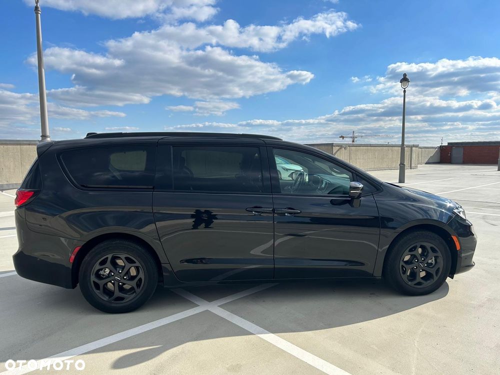Chrysler Pacifica - 5