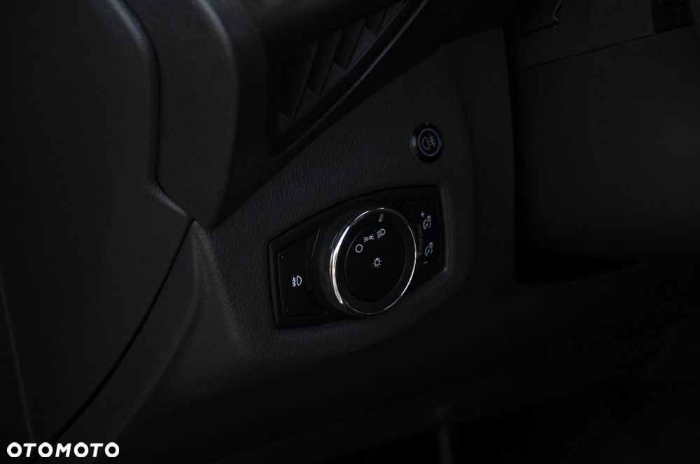Ford Transit Connect - 25