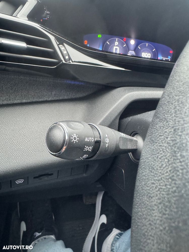 Peugeot 308 1.2L PureTech 130 S&S EAT8 Allure - 14