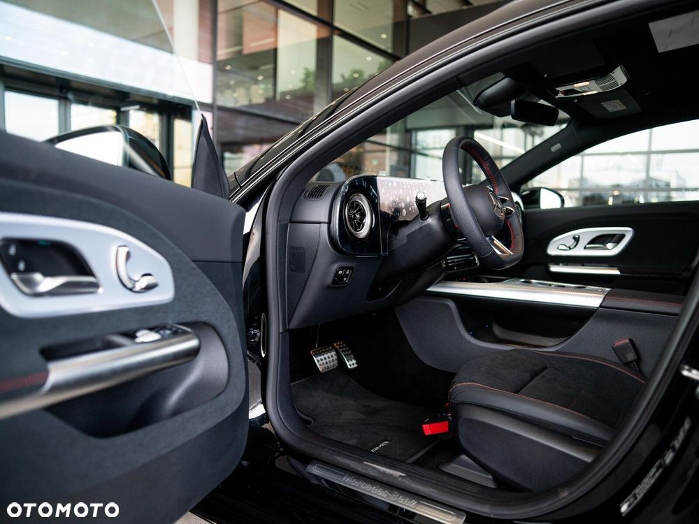 Mercedes-Benz CLA - 9