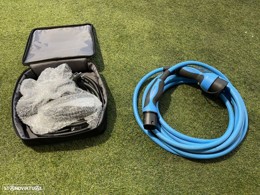 Tesla Model Y Long Range Dual Motor AWD - 40