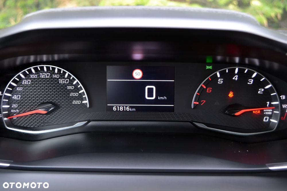Peugeot 208 - 30