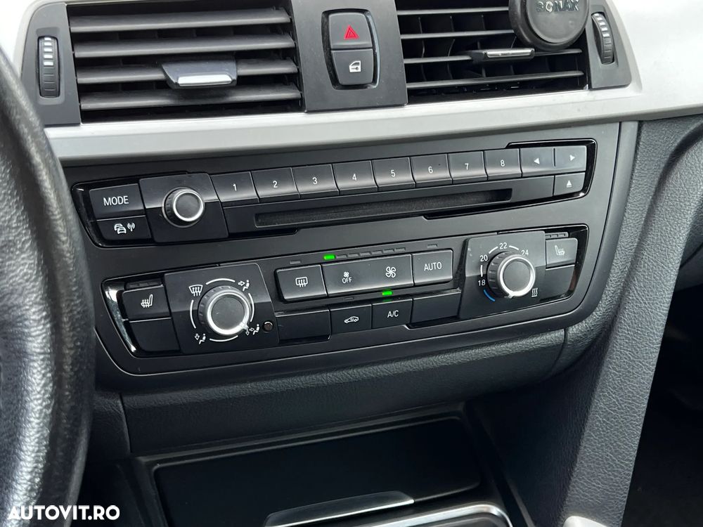 BMW Seria 3 320d DPF Touring - 18