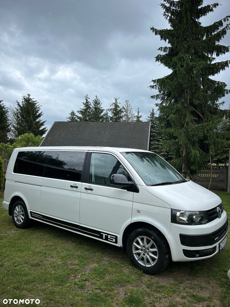Volkswagen Caravelle - 13