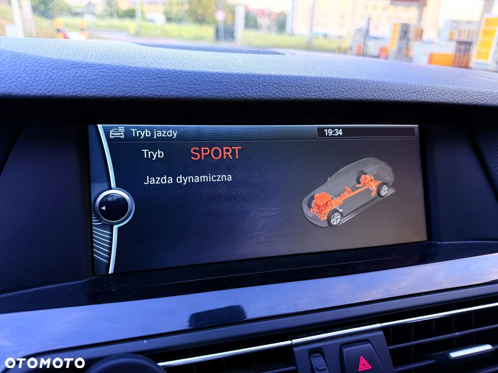 BMW Seria 5 520d Sport-Aut - 21