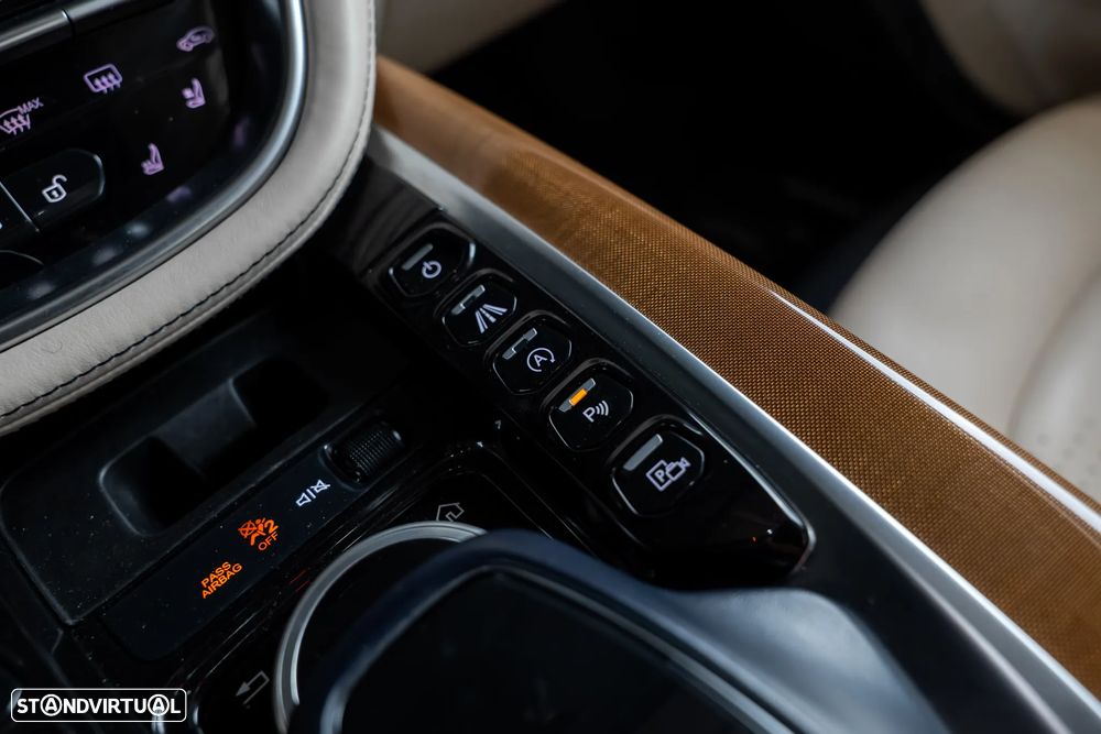 Aston Martin DBX Standard - 24