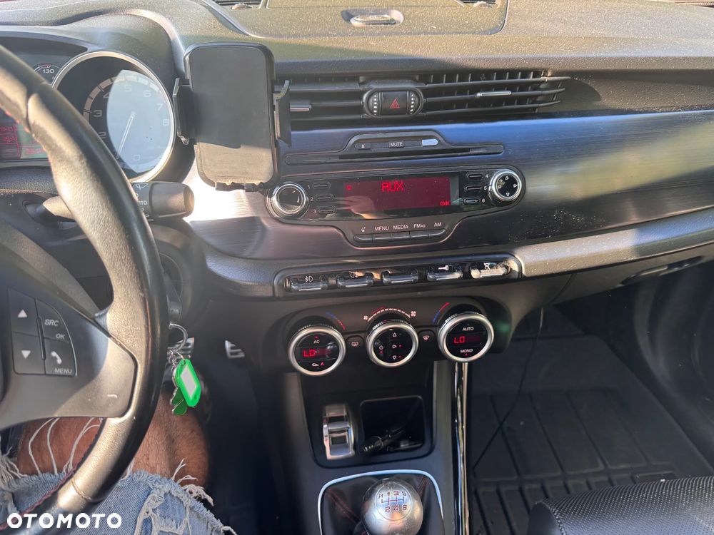 Alfa Romeo Giulietta 1750 TBi Quadrifoglio Verde - 9