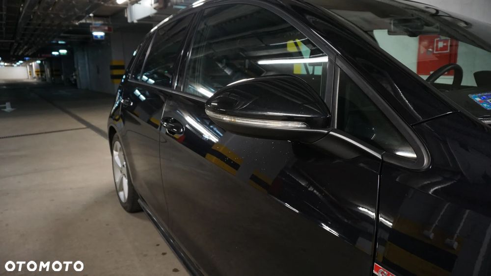 Volkswagen Golf - 11