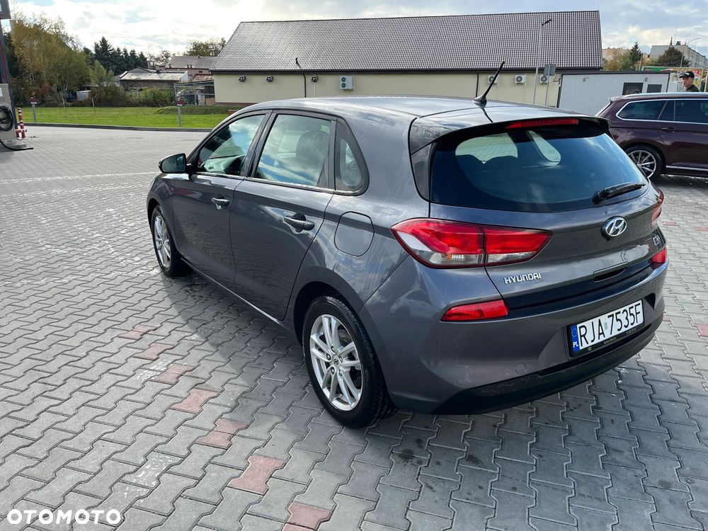 Hyundai i30 1.4 Classic + - 4