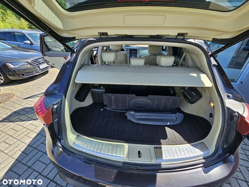 Infiniti QX70 - 31