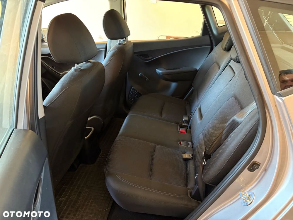 Hyundai ix20 - 11