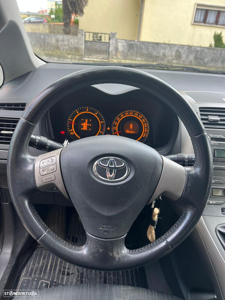 Toyota Auris 1.4 D-4D - 8