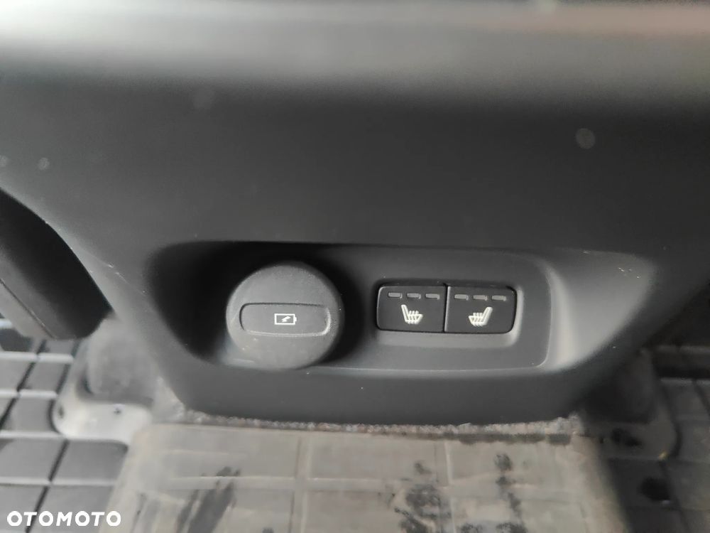 Volvo XC 40 T5 AWD R-Design - 18