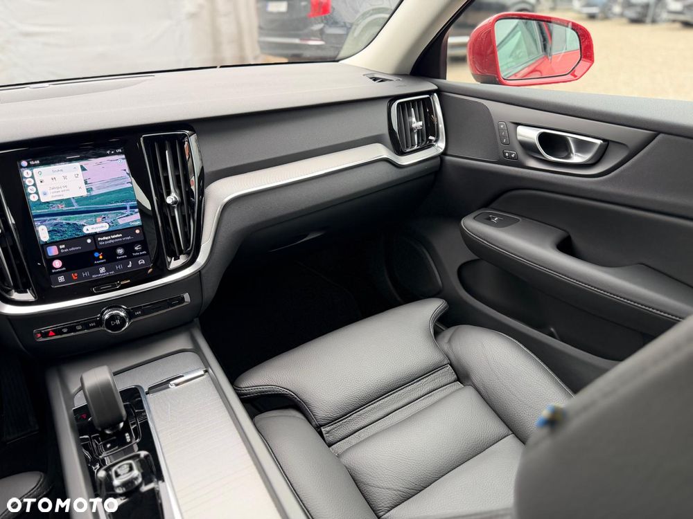 Volvo V60 Cross Country B4 D AWD Plus - 28