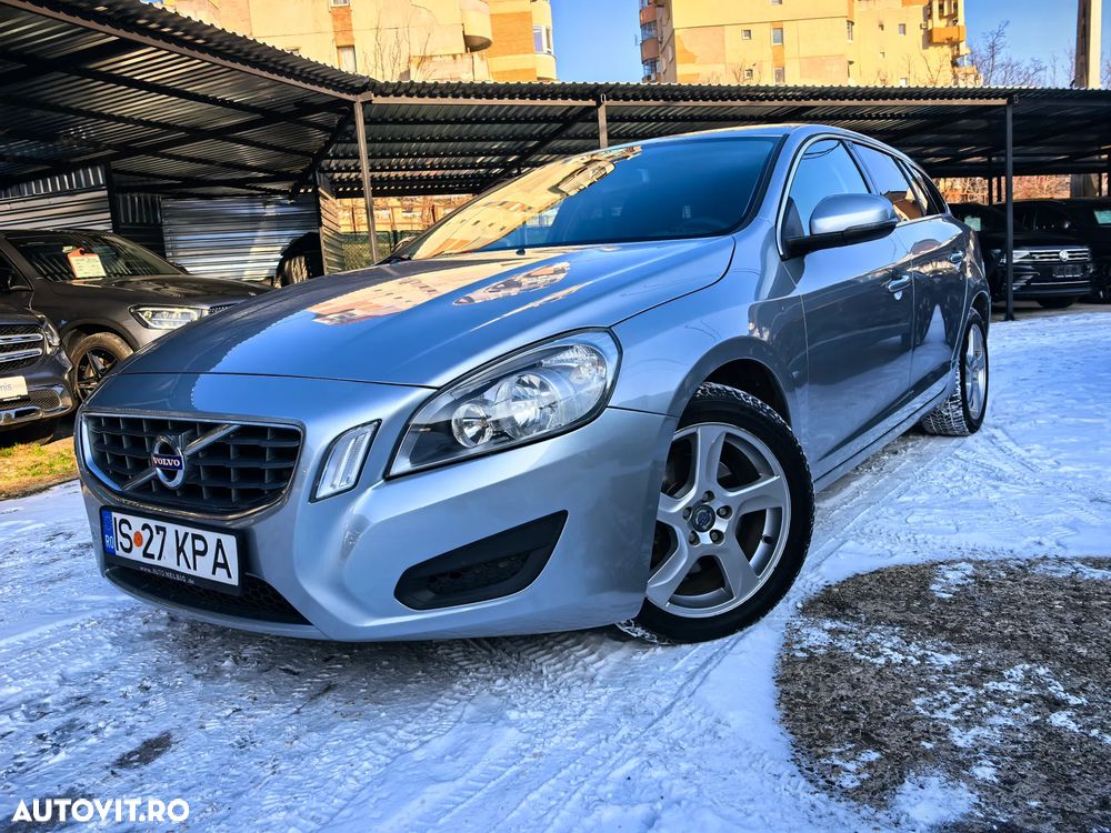Volvo V60 D4 Geartronic Momentum - 1