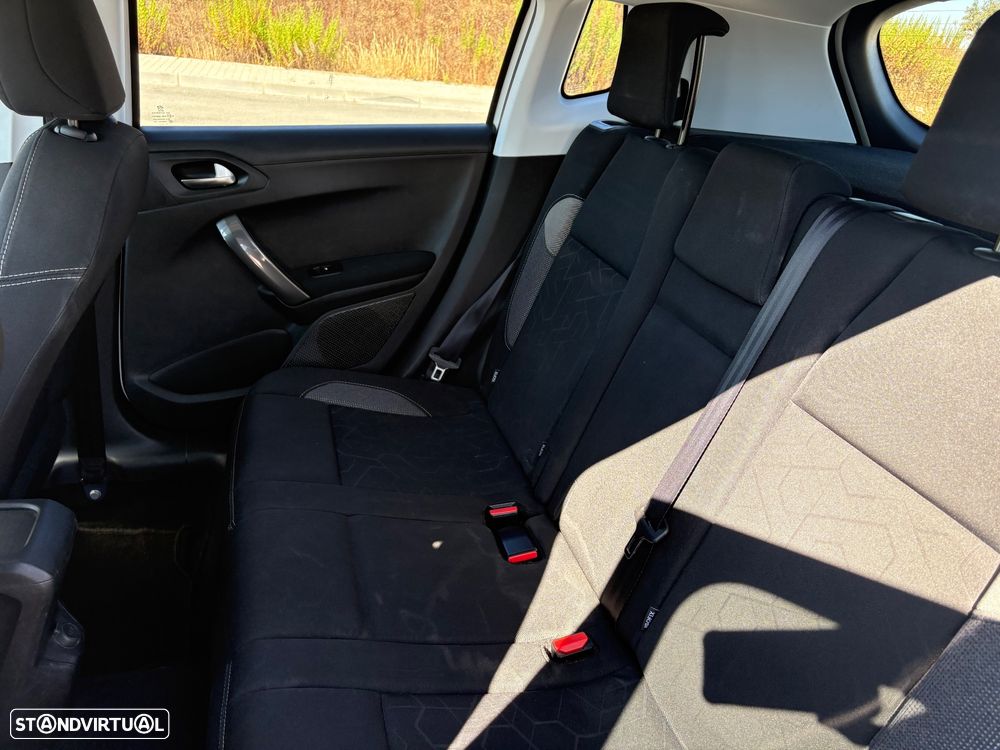 Peugeot 2008 1.2 PureTech Style - 15