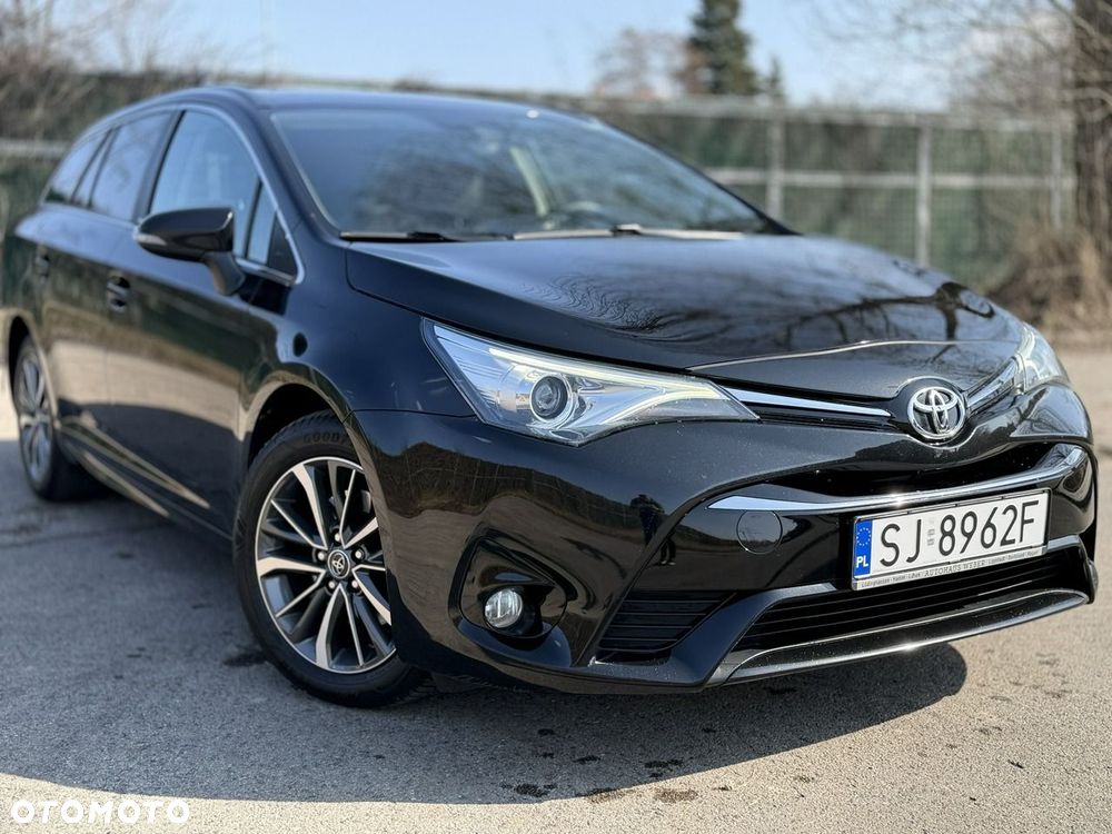 Toyota Avensis - 2