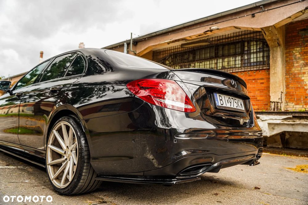 Mercedes-Benz Klasa E 220 d 9G-TRONIC - 12